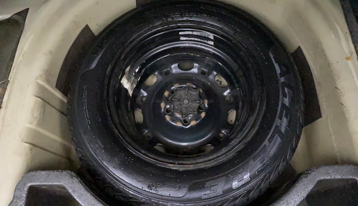 2014 Skoda Rapid AMBITION 1.6 MPI MT, Petrol, Manual, 85,441 km, Spare Tyre