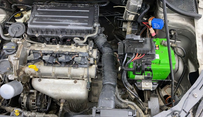 2014 Skoda Rapid AMBITION 1.6 MPI MT, Petrol, Manual, 85,441 km, Engine View - Left