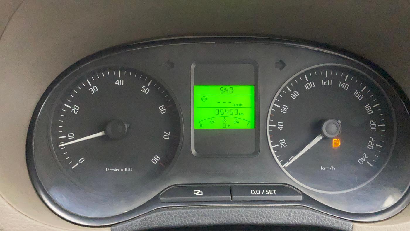 2014 Skoda Rapid AMBITION 1.6 MPI MT, Petrol, Manual, 85,441 km, Odometer Image