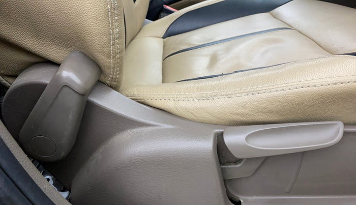 2014 Skoda Rapid AMBITION 1.6 MPI MT, Petrol, Manual, 85,441 km, Driver Side Adjustment Panel