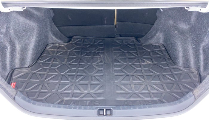 2015 Toyota Corolla Altis G, Petrol, Manual, 38,722 km, Boot Inside