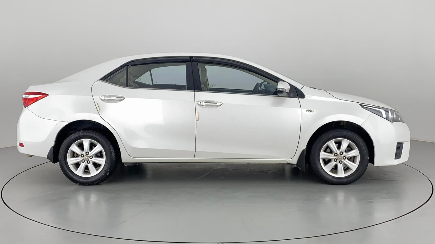 2015 Toyota Corolla Altis G, Petrol, Manual, 38,722 km, Right Side View