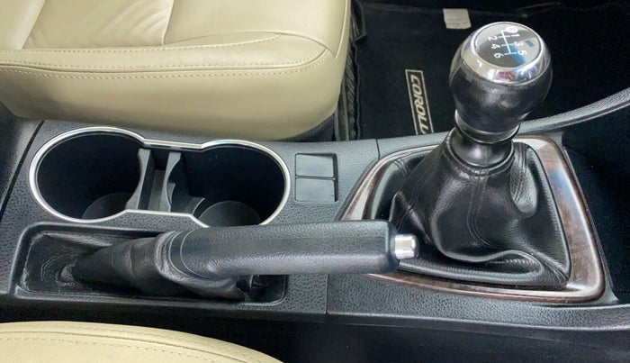 2015 Toyota Corolla Altis G, Petrol, Manual, 38,722 km, Gear Lever
