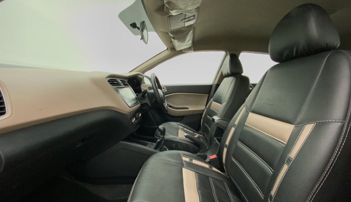 2019 Hyundai Elite i20 SPORTZ PLUS 1.2, Petrol, Manual, 19,833 km, Right Side Front Door Cabin