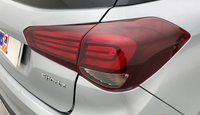 2019 Hyundai Elite i20 SPORTZ PLUS 1.2, Petrol, Manual, 19,833 km, Right tail light - Minor scratches