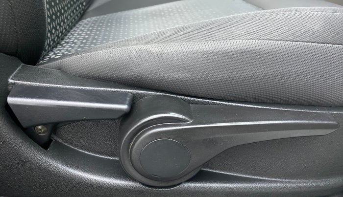 2018 Tata NEXON XZA+ 1.5, Diesel, Automatic, 43,897 km, Driver Side Adjustment Panel
