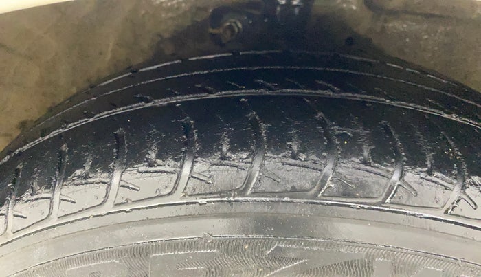 2015 Maruti Celerio VXI AMT, Petrol, Automatic, 54,356 km, Right Front Tyre Tread