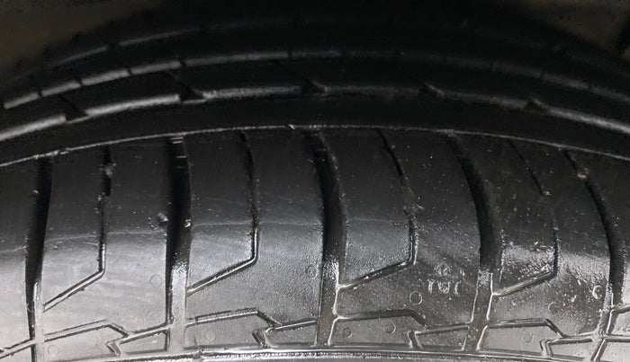 2017 Hyundai Creta 1.6 CRDI SX PLUS AUTO, Diesel, Automatic, 67,666 km, Right Front Tyre Tread