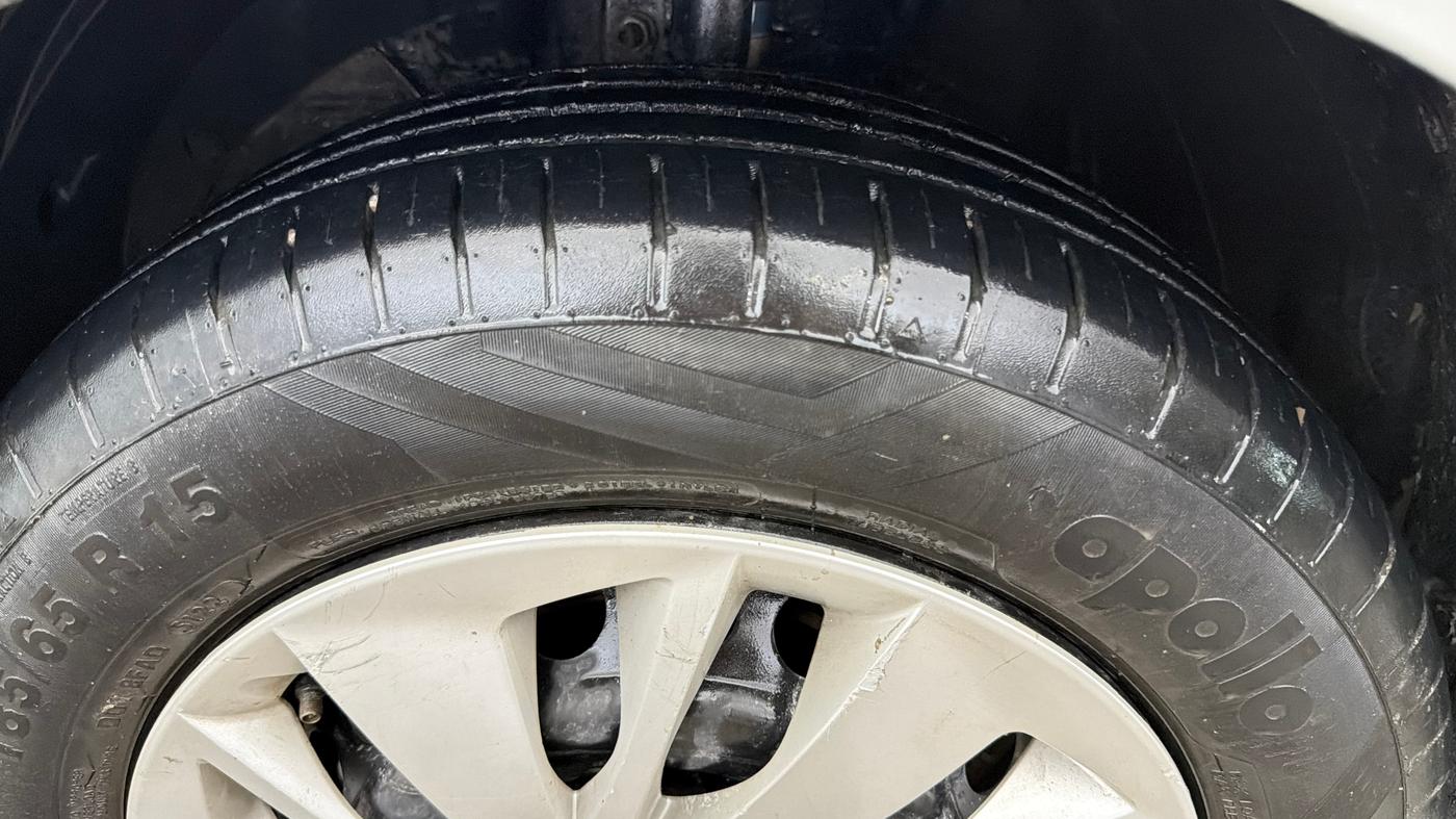 2023 Toyota Glanza S, Petrol, Manual, 35,997 km, Left Front Tyre Tread