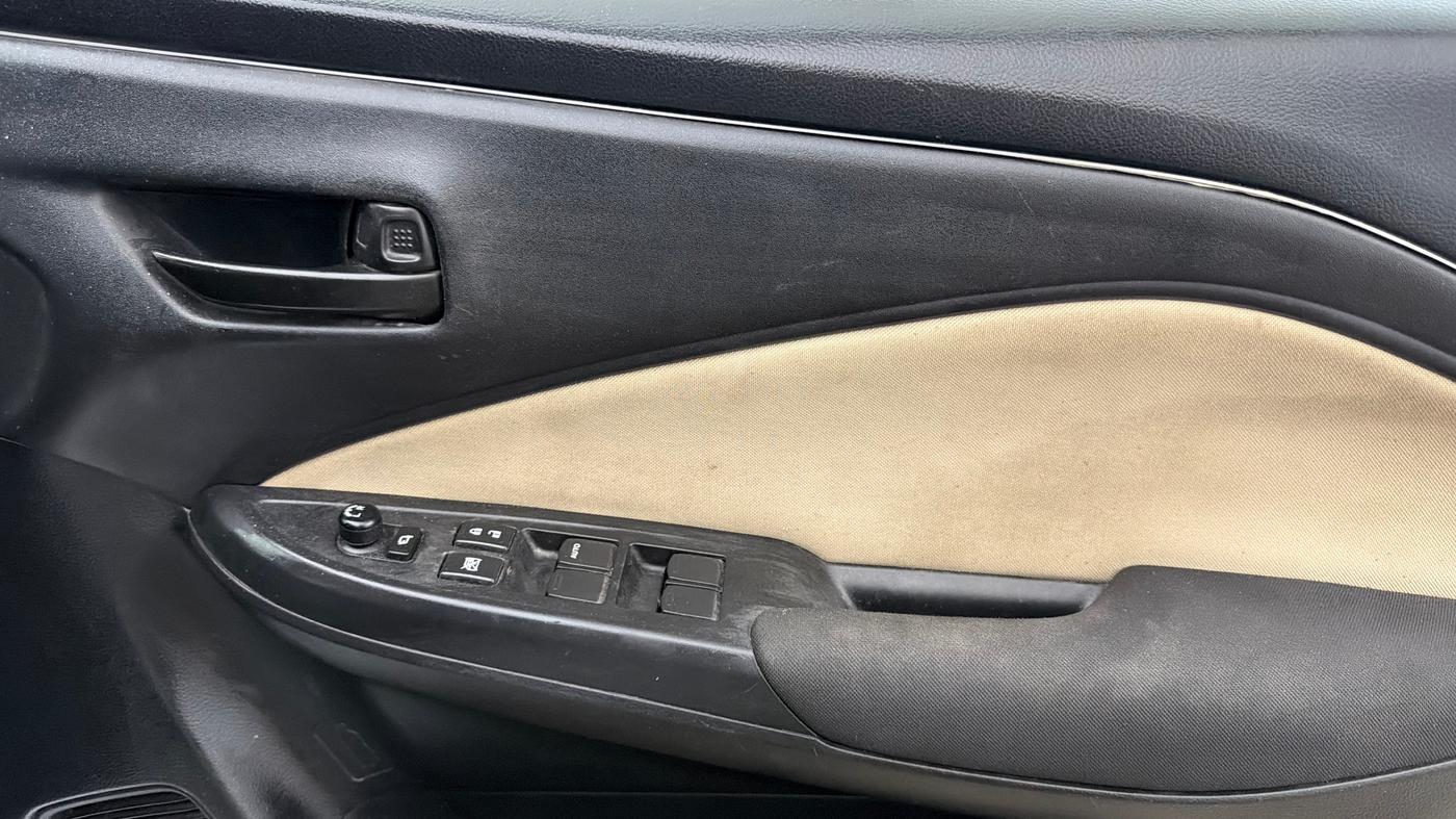 2023 Toyota Glanza S, Petrol, Manual, 35,997 km, Driver Side Door Panels Control