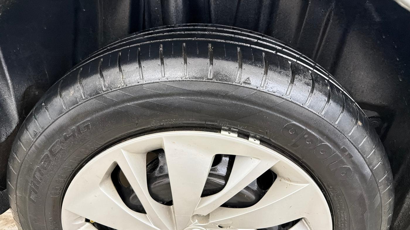 2023 Toyota Glanza S, Petrol, Manual, 35,997 km, Right Rear Tyre Tread