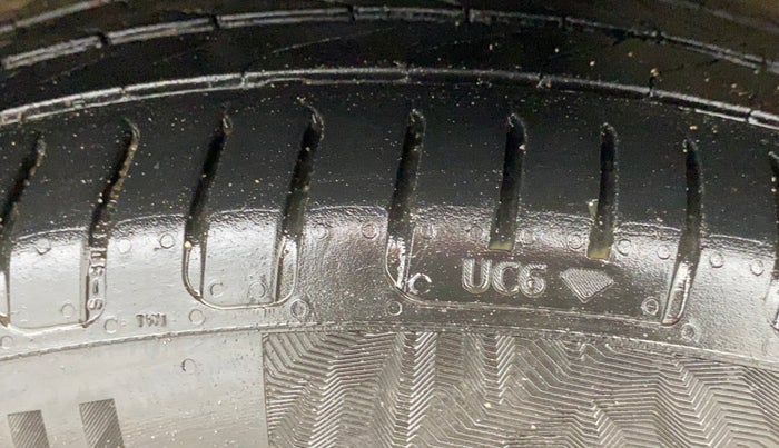 2020 KIA SELTOS HTX PLUS AT1.5 DIESEL, Diesel, Automatic, 1,31,214 km, Right Front Tyre Tread