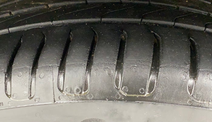 2020 KIA SELTOS HTX PLUS AT1.5 DIESEL, Diesel, Automatic, 1,31,214 km, Left Front Tyre Tread