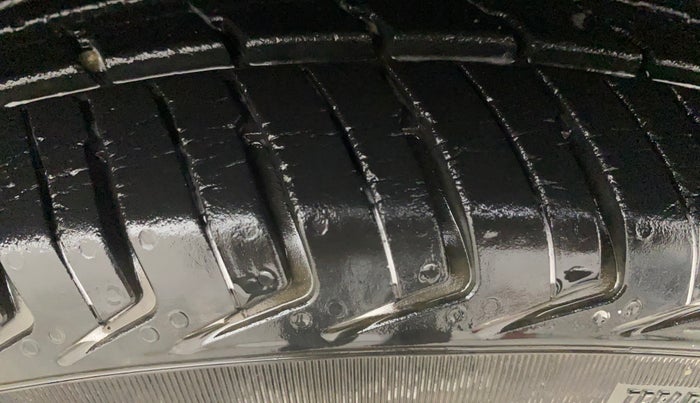 2016 Renault Kwid RXL, Petrol, Manual, 32,839 km, Right Front Tyre Tread