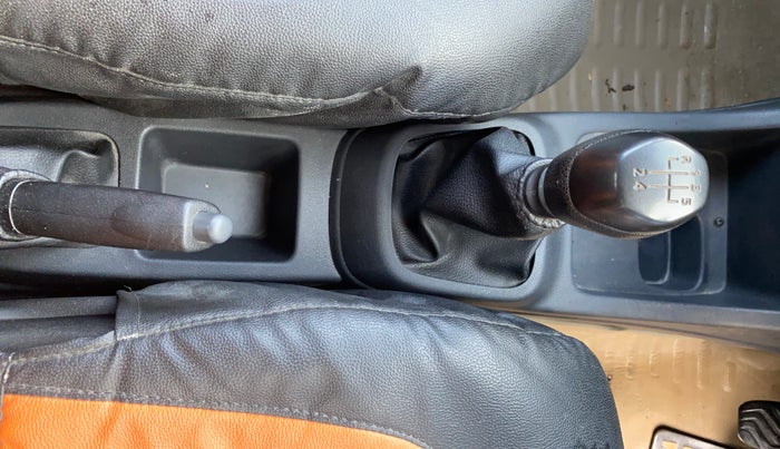 2016 Renault Kwid RXL, Petrol, Manual, 32,839 km, Gear Lever