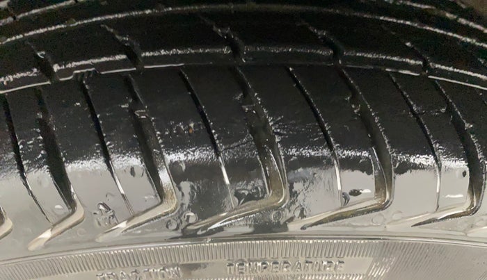 2016 Renault Kwid RXL, Petrol, Manual, 32,839 km, Left Front Tyre Tread