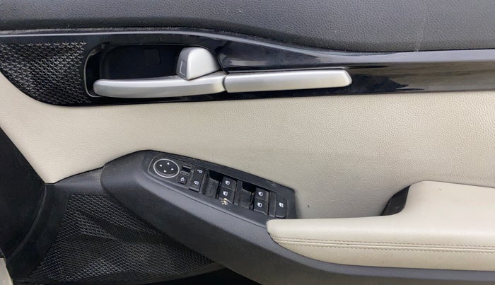 2022 KIA SELTOS HTX 1.5 DIESEL AT, Diesel, Automatic, 61,079 km, Driver Side Door Panels Control