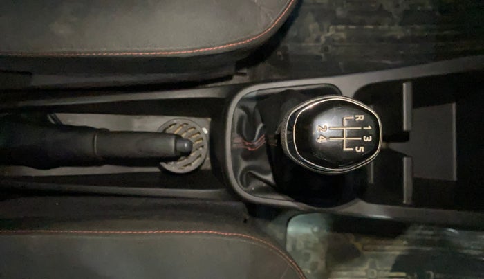 2021 Renault Kwid RXT 1.0 (O), Petrol, Manual, 23,674 km, Gear Lever