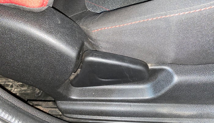 2021 Renault Kwid RXT 1.0 (O), Petrol, Manual, 23,674 km, Driver Side Adjustment Panel