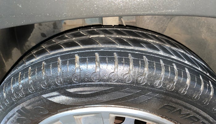 2021 Renault Kwid RXT 1.0 (O), Petrol, Manual, 23,674 km, Left Front Tyre Tread