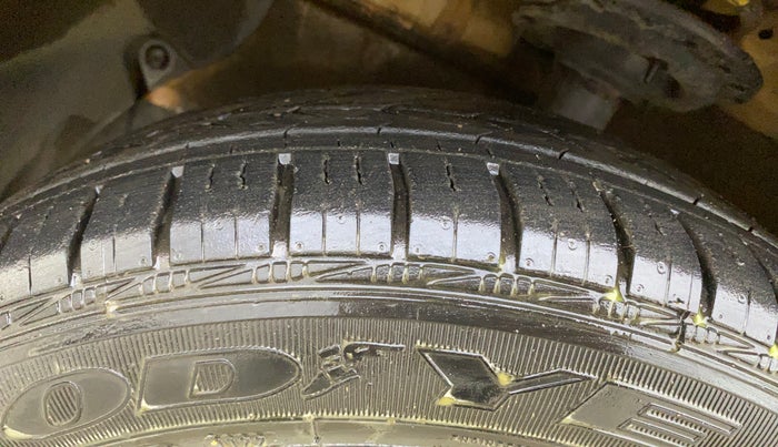 2014 Hyundai Grand i10 SPORTZ 1.2 KAPPA VTVT, Petrol, Manual, 49,805 km, Left Front Tyre Tread