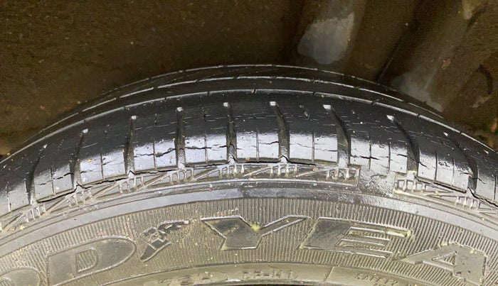 2014 Hyundai Grand i10 SPORTZ 1.2 KAPPA VTVT, Petrol, Manual, 49,805 km, Left Rear Tyre Tread