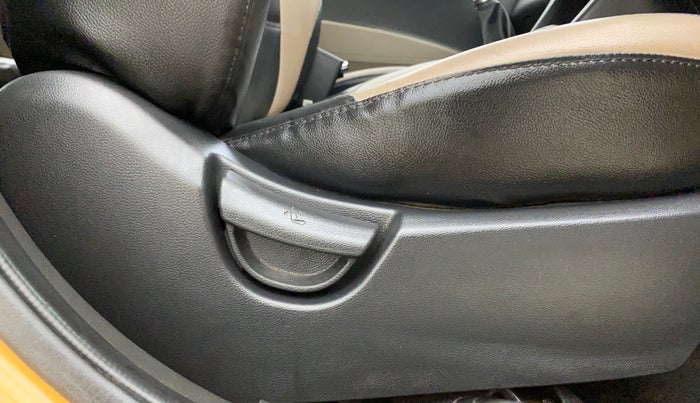 2014 Hyundai Grand i10 SPORTZ 1.2 KAPPA VTVT, Petrol, Manual, 49,805 km, Driver Side Adjustment Panel