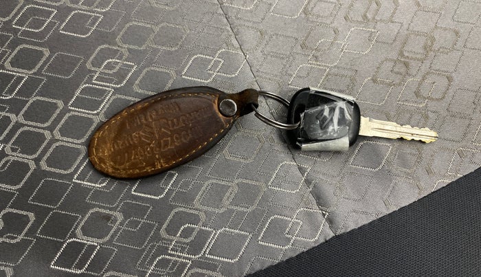 2018 Maruti Alto 800 LXI O, Petrol, Manual, 37,500 km, Key Close Up