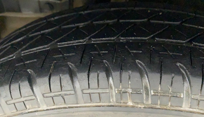 2016 Maruti Swift VDI (O), Diesel, Manual, 56,516 km, Right Rear Tyre Tread