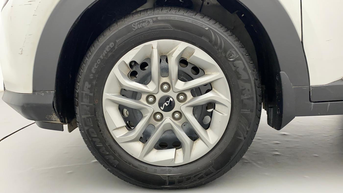 2022 KIA CARENS PRESTIGE 1.4 PETROL 7 STR, Petrol, Manual, 8,436 km, Left Front Wheel