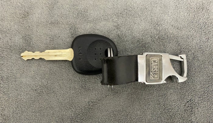 2022 KIA CARENS PRESTIGE 1.4 PETROL 7 STR, Petrol, Manual, 8,436 km, Key Close Up
