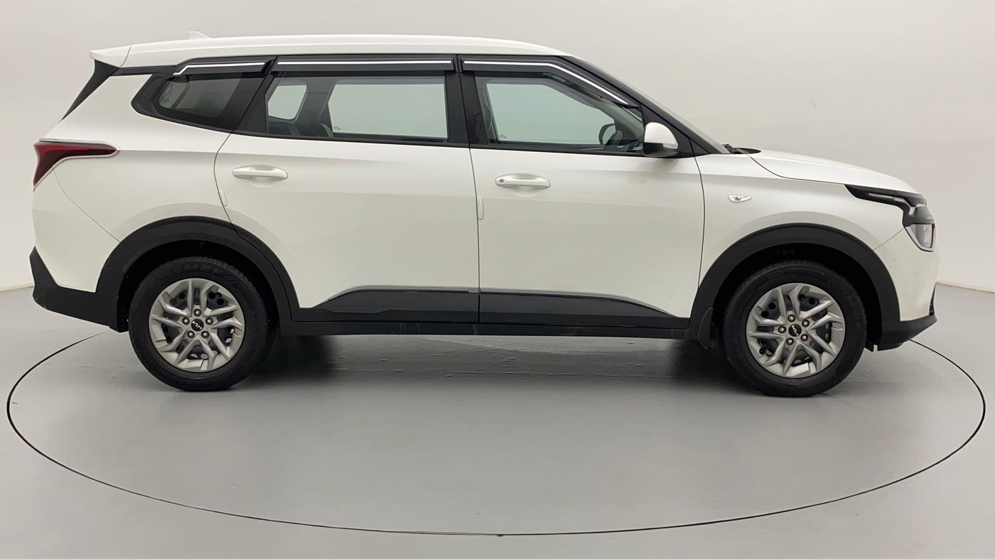2022 KIA CARENS PRESTIGE 1.4 PETROL 7 STR, Petrol, Manual, 8,436 km, Right Side View