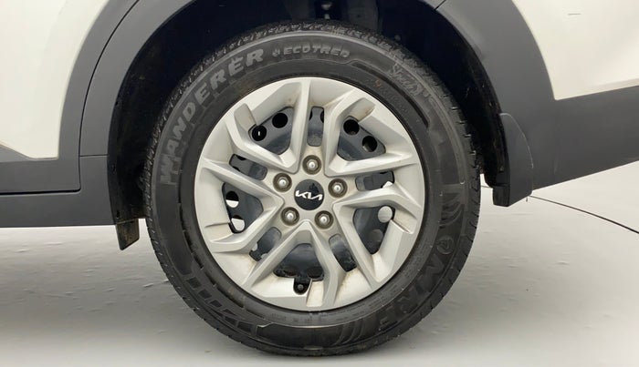 2022 KIA CARENS PRESTIGE 1.4 PETROL 7 STR, Petrol, Manual, 8,436 km, Left Rear Wheel