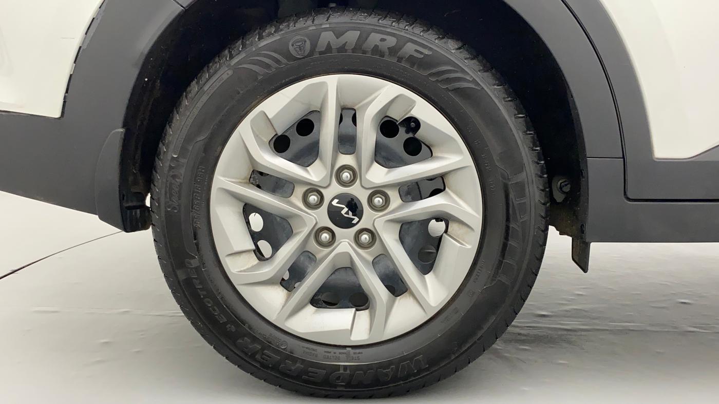 2022 KIA CARENS PRESTIGE 1.4 PETROL 7 STR, Petrol, Manual, 8,436 km, Right Rear Wheel