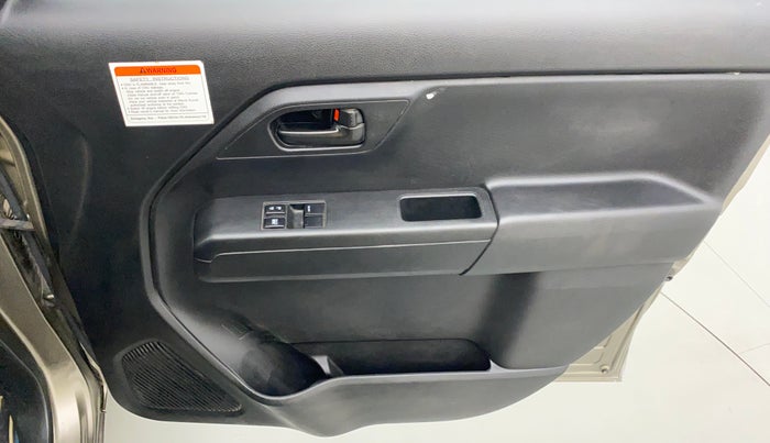 2019 Maruti New Wagon-R LXI CNG 1.0 L, CNG, Manual, 53,085 km, Driver Side Door Panels Control