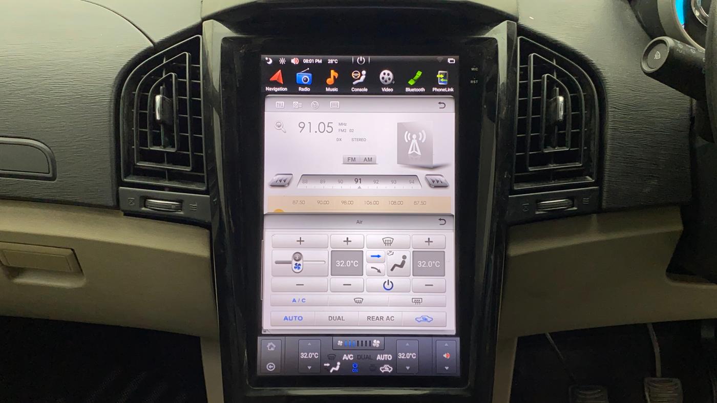 2016 Mahindra XUV500 W6, Diesel, Manual, 70,027 km, Automatic Climate Control