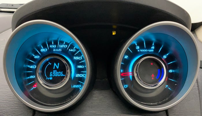 2016 Mahindra XUV500 W6, Diesel, Manual, 70,027 km, Odometer Image