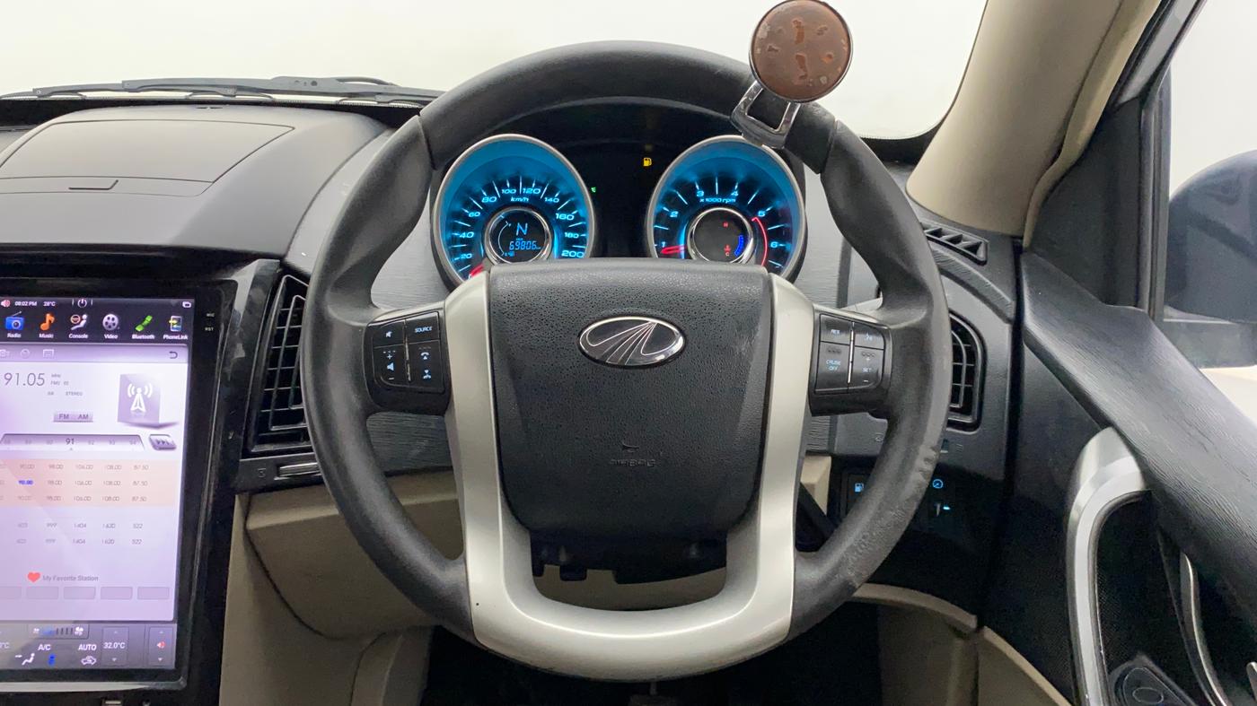 2016 Mahindra XUV500 W6, Diesel, Manual, 70,027 km, Steering Wheel Close Up