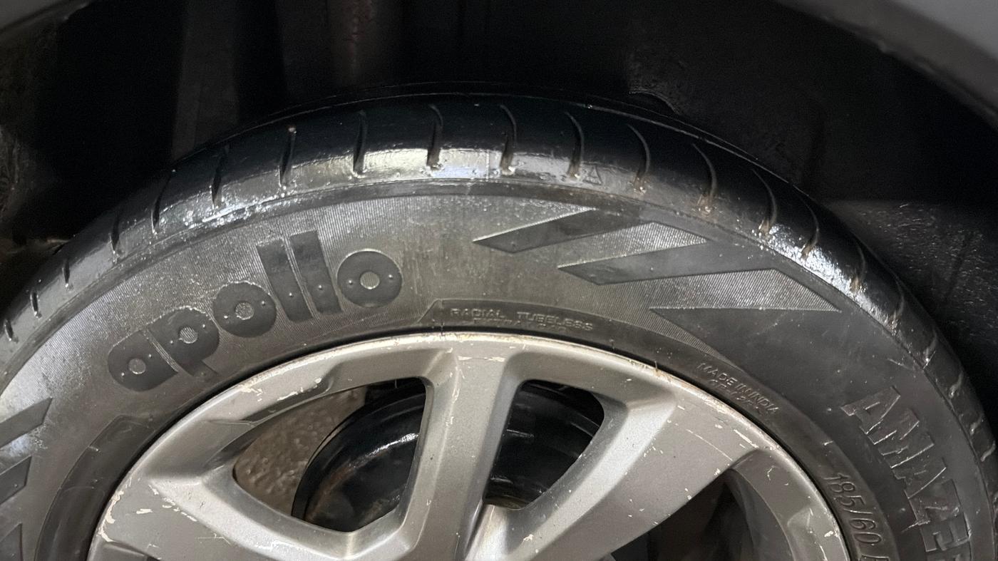 2018 Ford FREESTYLE TITANIUM 1.5 DIESEL, Diesel, Manual, 1,10,017 km, Right Rear Tyre Tread