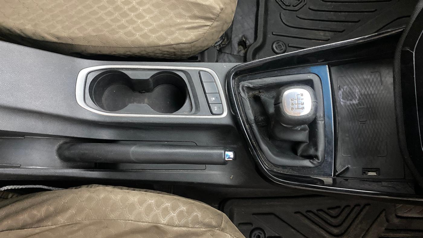 2022 MG HECTOR PLUS SELECT 2.0 DIESEL TURBO MT 7-STR, Diesel, Manual, 61,224 km, Gear Lever
