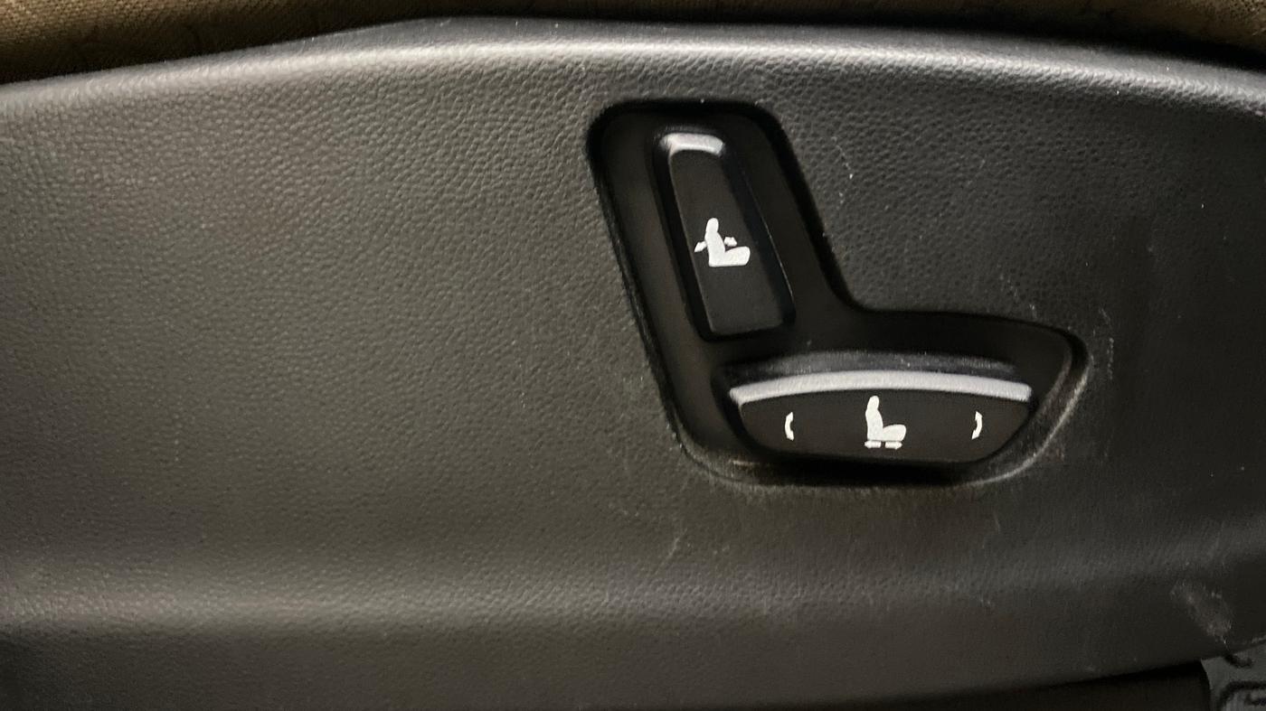 2022 MG HECTOR PLUS SELECT 2.0 DIESEL TURBO MT 7-STR, Diesel, Manual, 61,224 km, Driver Side Adjustment Panel