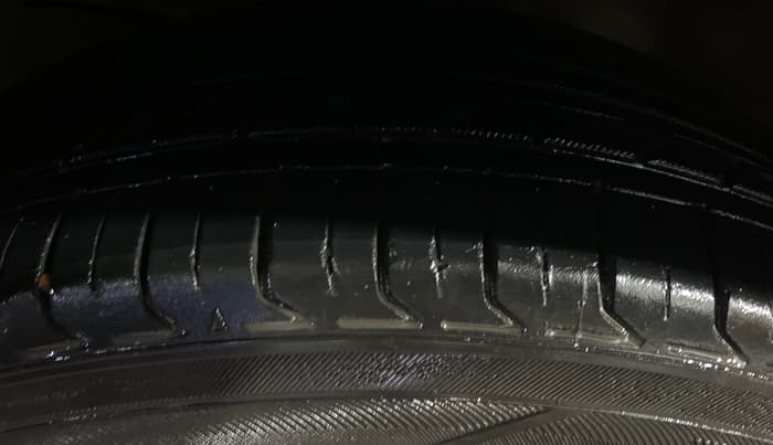 2018 Honda WR-V 1.5L I-DTEC VX MT, Diesel, Manual, 1,34,504 km, Left Front Tyre Tread