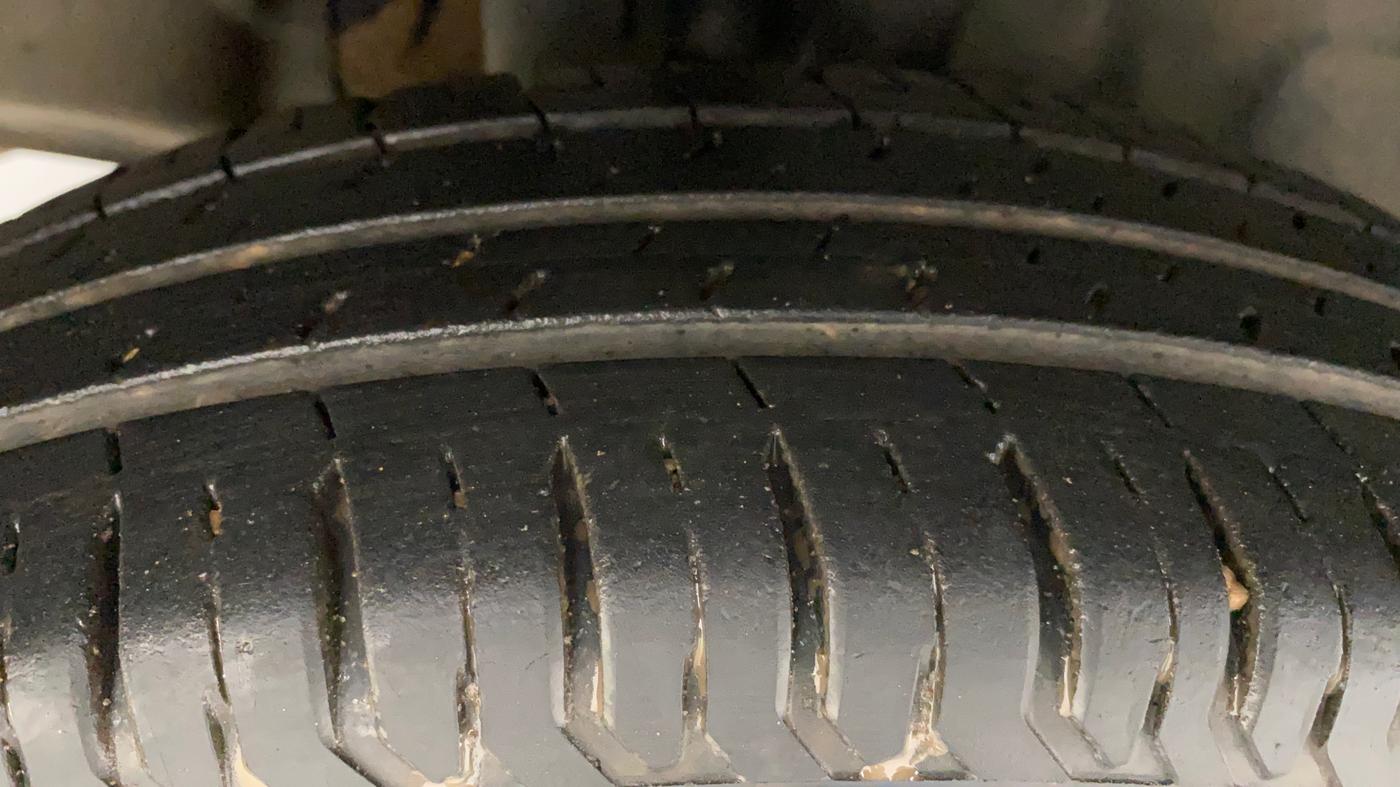 2018 Maruti Swift VXI AMT, Petrol, Automatic, 25,687 km, Right Rear Tyre Tread