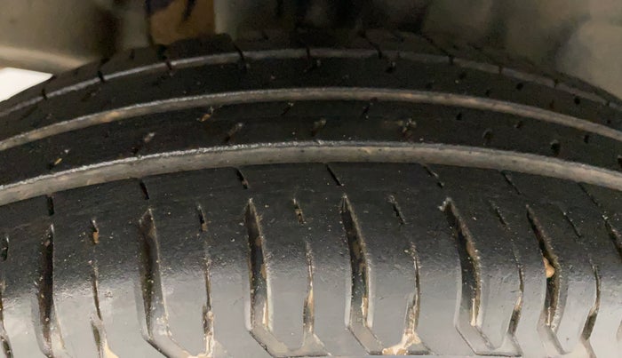 2018 Maruti Swift VXI AMT, Petrol, Automatic, 25,687 km, Right Rear Tyre Tread