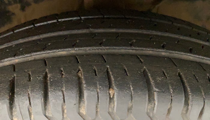 2018 Maruti Swift VXI AMT, Petrol, Automatic, 25,687 km, Right Front Tyre Tread