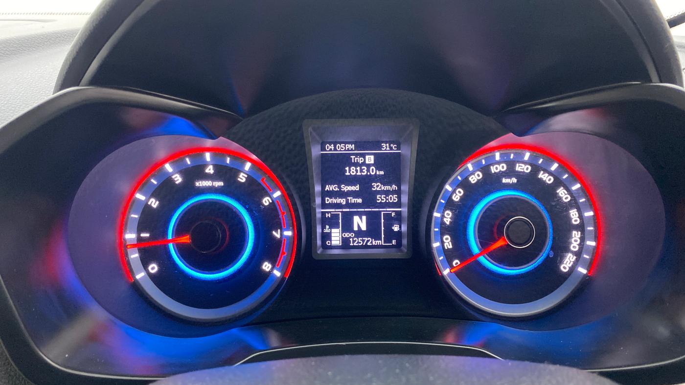 2023 Mahindra XUV300 W8 (O) 1.2 PETROL AMT, Petrol, Automatic, 12,571 km, Odometer Image