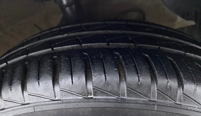 2020 Hyundai AURA S 1.2 CNG, CNG, Manual, 28,275 km, Right Front Tyre Tread