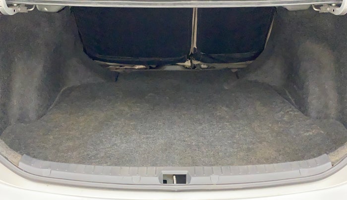 2012 Toyota Corolla Altis G PETROL, Petrol, Manual, 1,00,798 km, Boot Inside