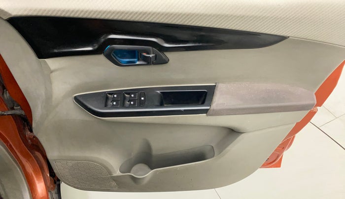2016 Mahindra Kuv100 K8 5 STR, Petrol, Manual, 47,044 km, Driver Side Door Panels Control