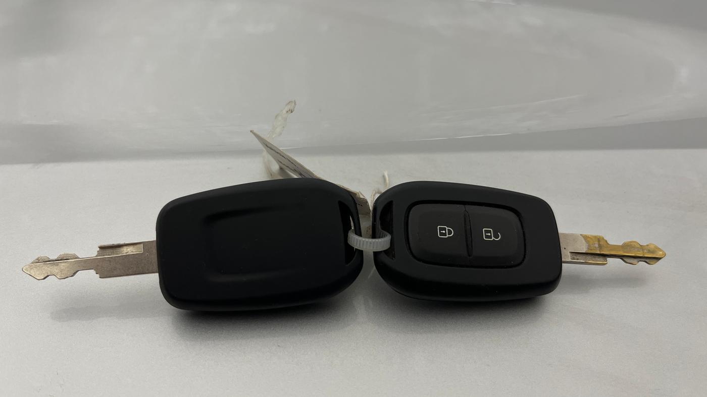 2022 Renault Kwid RXT 1.0 AMT, Petrol, Automatic, 11,287 km, Key Close Up